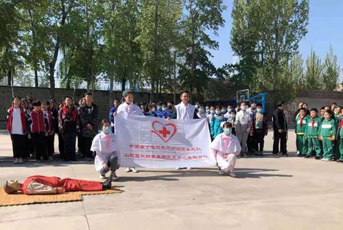志愿隊在萊新中學(xué)_副本.jpg 志愿隊在萊新中學(xué)_副本.jpg