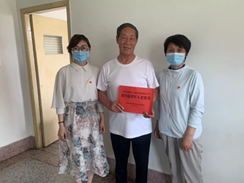 走訪慰問退役軍人老黨員錢長勝.jpg